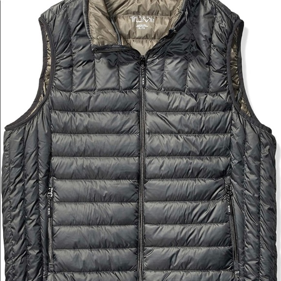 Men’s TUMI PAX packable down vest - Picture 1 of 12